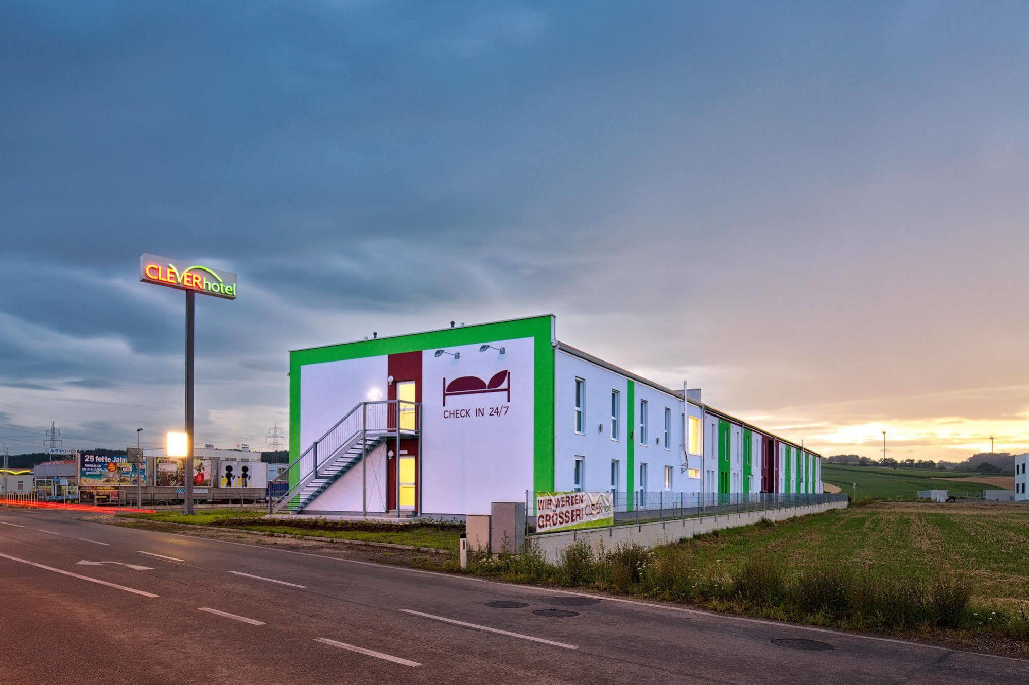 Cleverhotel Herzogenburg Exteriér fotografie